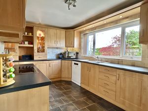 Kitchen- click for photo gallery